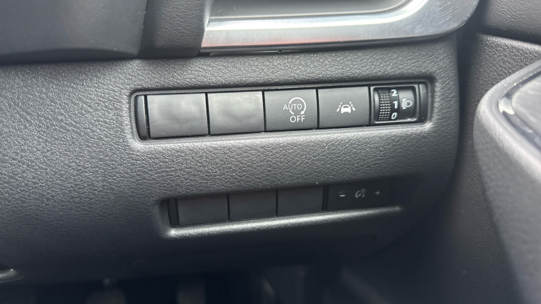 Nissan Qashqai 1.3 DiG-T MH 158 Acenta Premium 5dr Petrol Hatchback